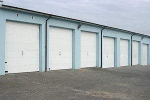 Drzwi garażowe segmentow - kolor panela biały